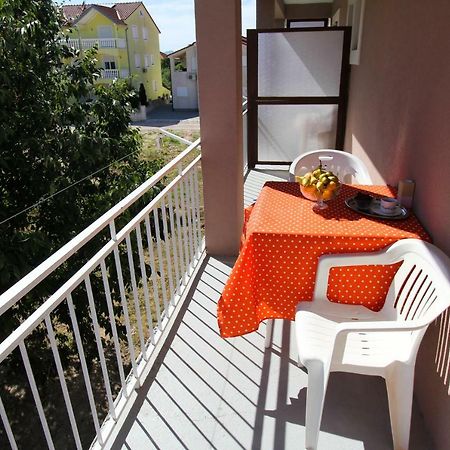 Apartments Lili Биоград-на-Мору Экстерьер фото