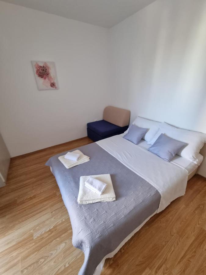 Apartments Lili Биоград-на-Мору Экстерьер фото