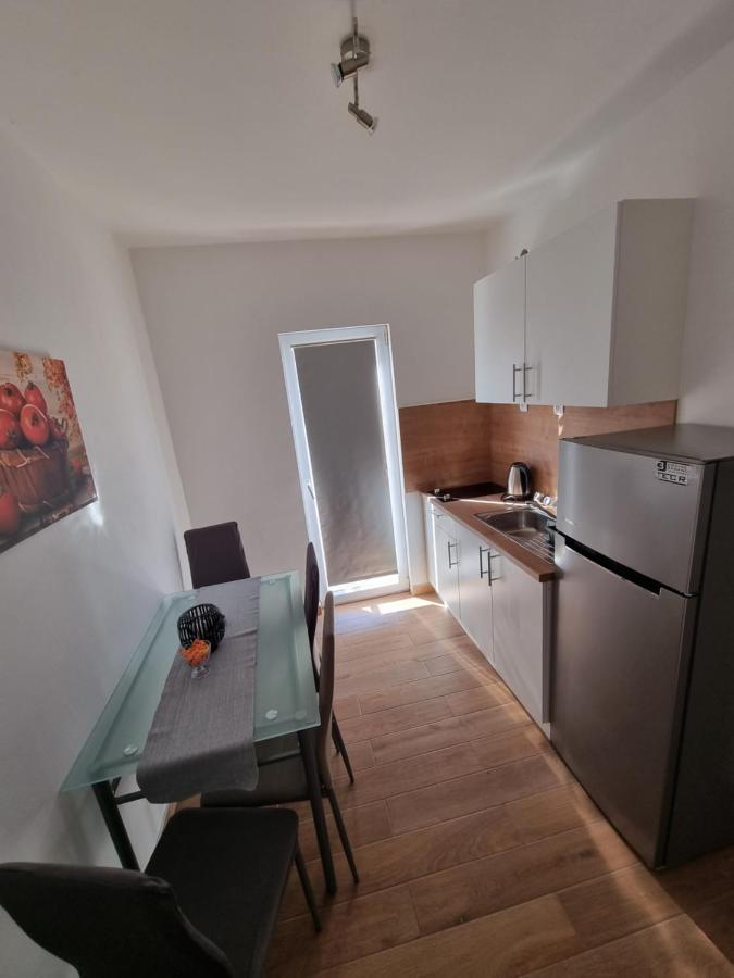 Apartments Lili Биоград-на-Мору Экстерьер фото