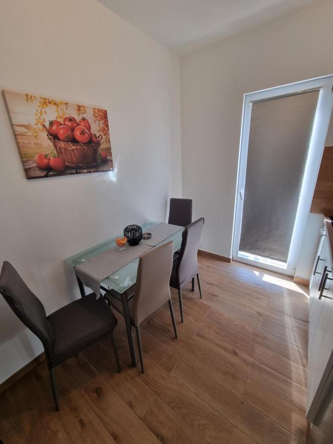 Apartments Lili Биоград-на-Мору Экстерьер фото