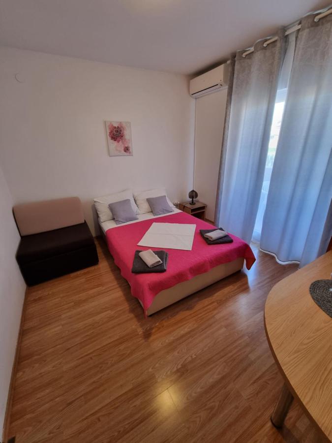 Apartments Lili Биоград-на-Мору Экстерьер фото