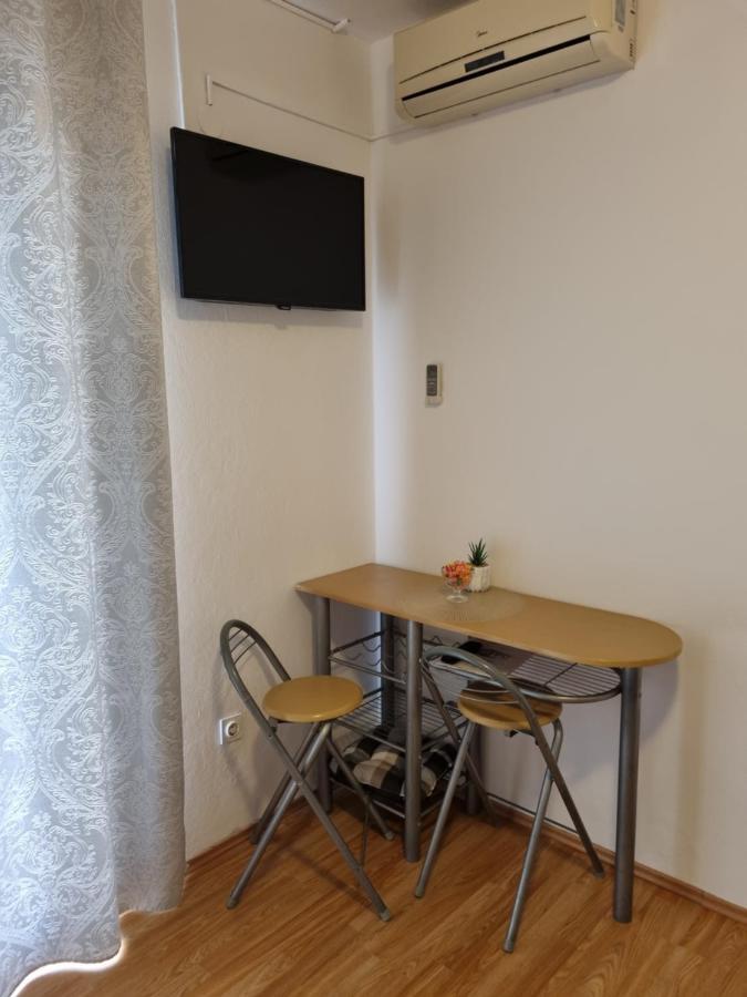 Apartments Lili Биоград-на-Мору Экстерьер фото