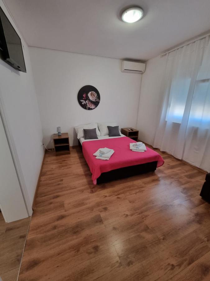 Apartments Lili Биоград-на-Мору Экстерьер фото