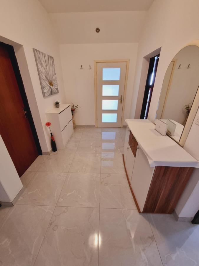 Apartments Lili Биоград-на-Мору Экстерьер фото