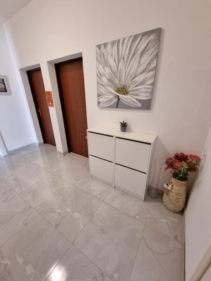 Apartments Lili Биоград-на-Мору Экстерьер фото