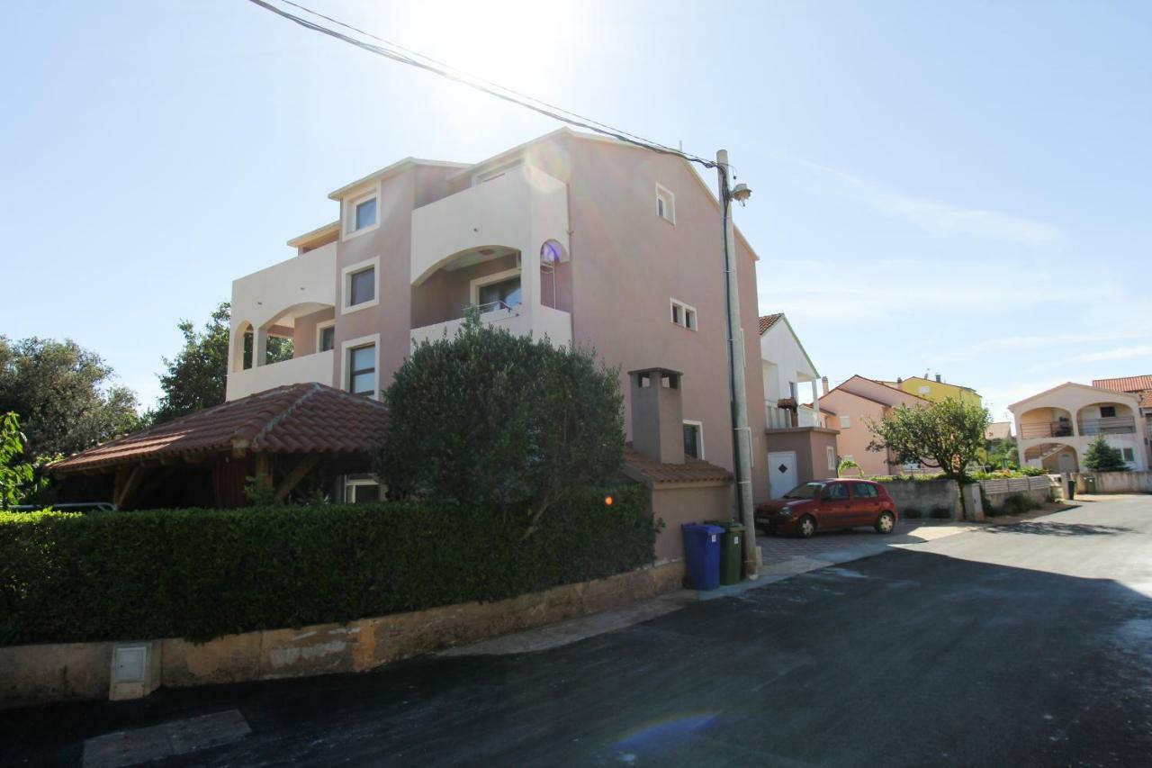 Apartments Lili Биоград-на-Мору Экстерьер фото