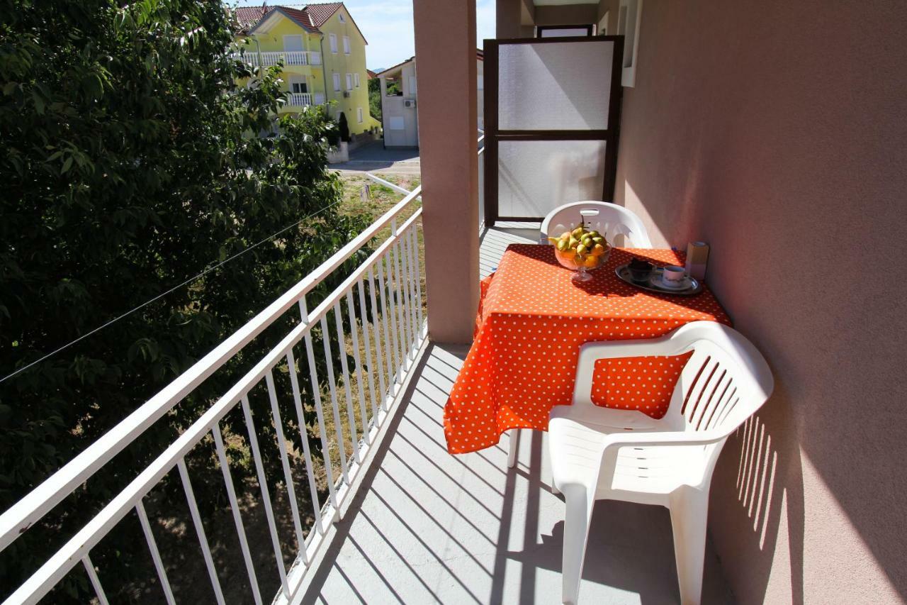Apartments Lili Биоград-на-Мору Экстерьер фото