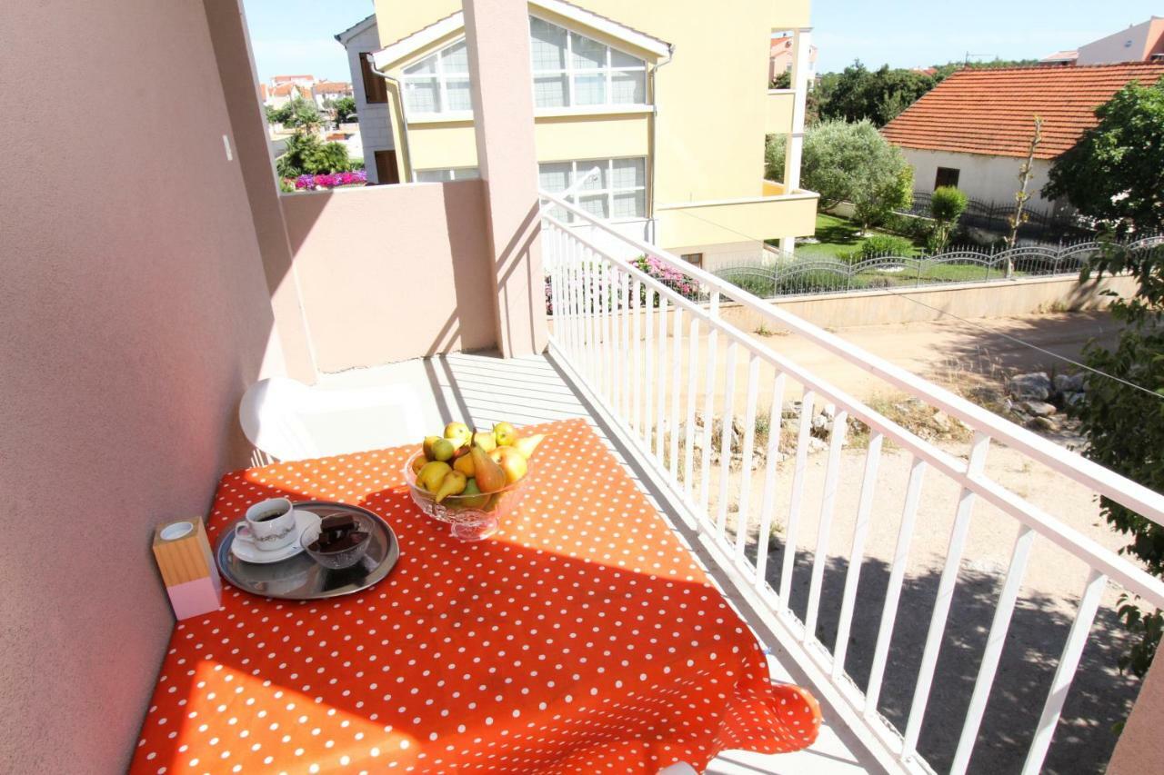 Apartments Lili Биоград-на-Мору Экстерьер фото